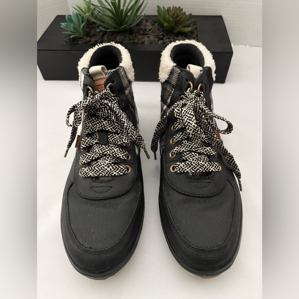 KEDS ANKLE HIGH SCOUT BOOTS FLEECE INSOLE RUBBER OUTSOLE COMFY SNEAKER BOOT SZ 8 - Picture 2 of 10